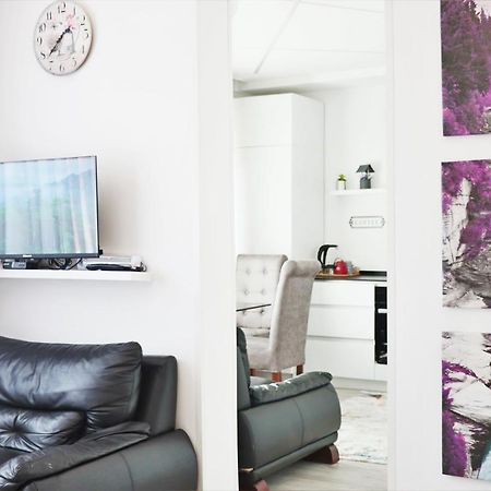 Cozy Apartment In Pristina Esterno foto